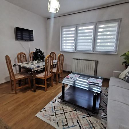 Rest & Recharge 4Bdr Apt- Free Parking, Ac & Garden Saraievo Exterior foto