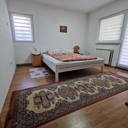Rest & Recharge 4Bdr Apt- Free Parking, Ac & Garden Saraievo Exterior foto