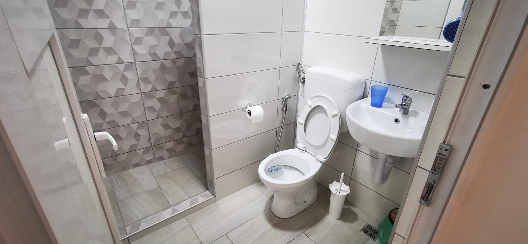 Rest & Recharge 4Bdr Apt- Free Parking, Ac & Garden Saraievo Exterior foto