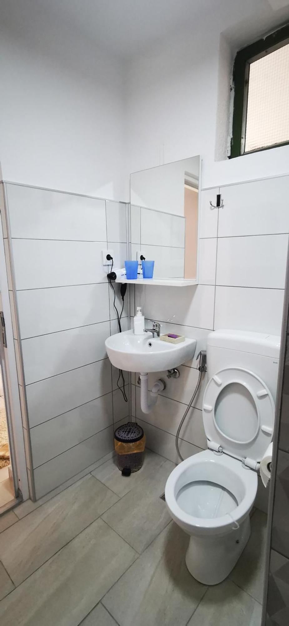 Rest & Recharge 4Bdr Apt- Free Parking, Ac & Garden Saraievo Exterior foto