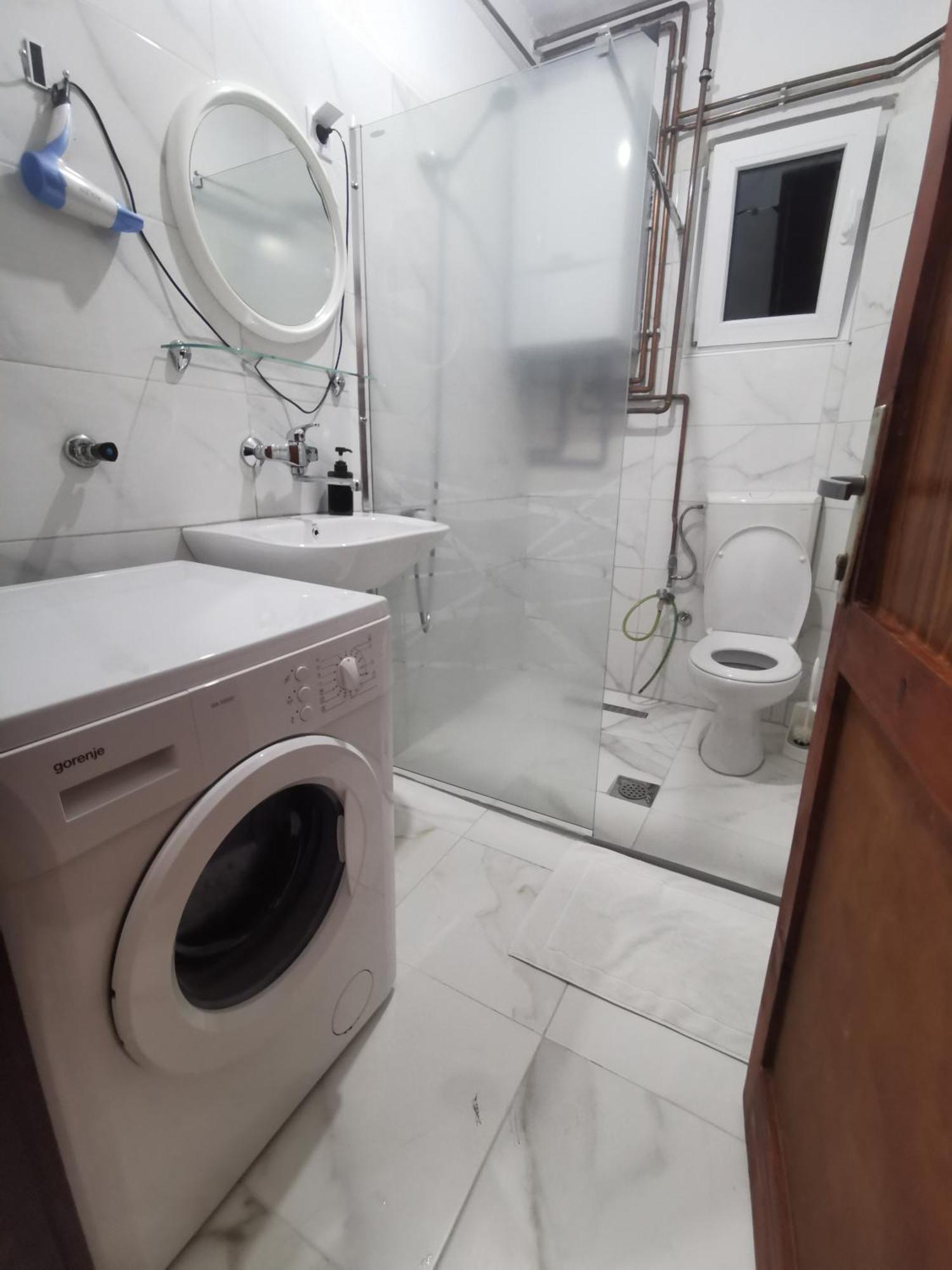 Rest & Recharge 4Bdr Apt- Free Parking, Ac & Garden Saraievo Exterior foto